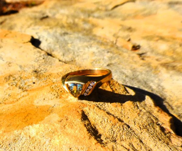 Gold Plated Yellow Gold Ring with Zultanite trilliant cut gemstone.